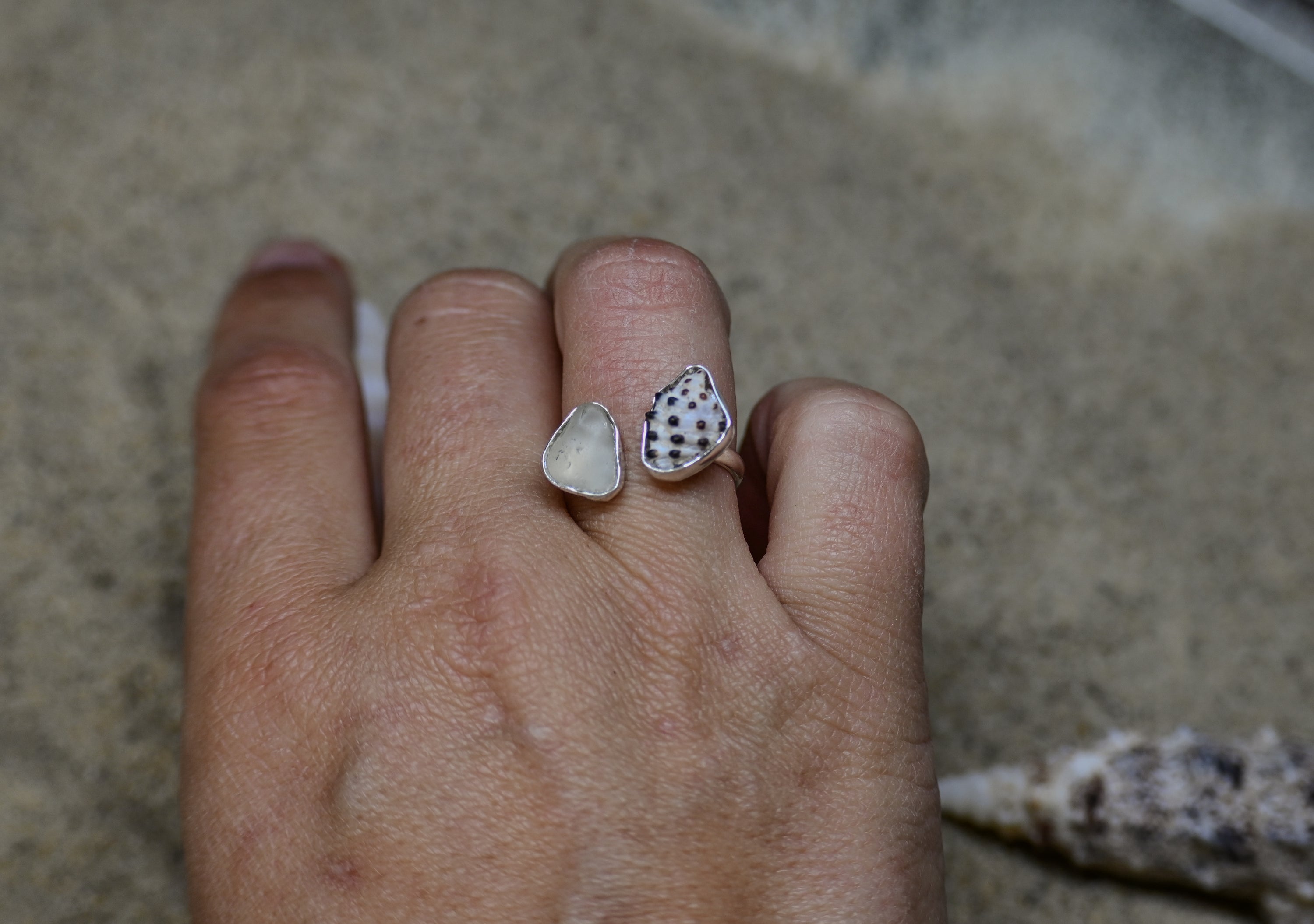 Hawaii Ring - Sprinkled Shell